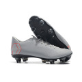 China Lieferant Originalfußball Best Custom Logo Outdoor Stollen Einzelstiefel Fußballschuhe